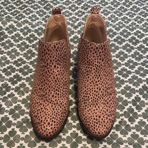 Universal Thread Brown and Black Ankle Boots